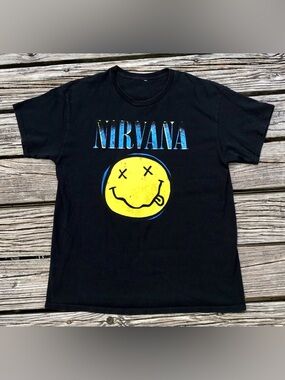 Mens L Black NIRVANA Smiley Album Cover Graphic Tee Shortsleeve Tshirt